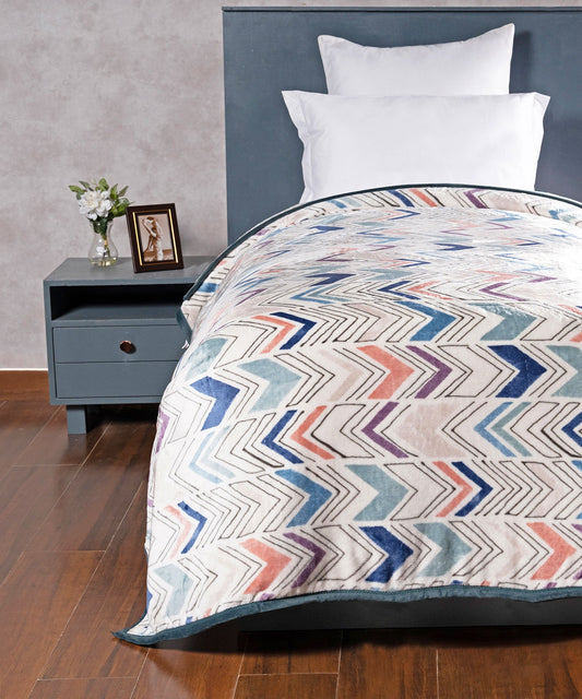 Home Essential Eternal Embrace Single Blanket, 290GSM, 100% Polyster, Chester