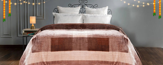 Cotton vs Polyester: Choosing the Right Blanket for Your Home