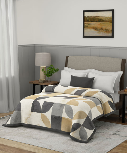 Classic Cloud Cuddle Double Blanket Box, Phineas| 4 KG